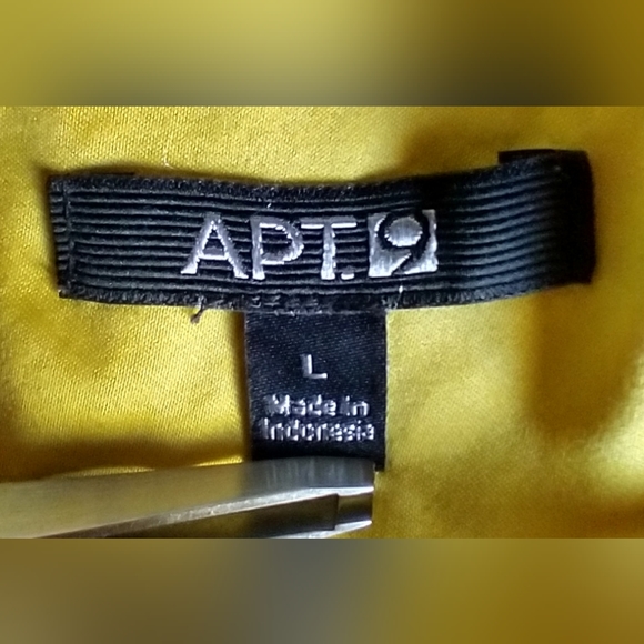 APT. 9 MISSES/TEENS SIZE LARGE GOLDEN YELLOW FLORAL SLEEVELESS TOP TANK NWOT - Picture 3 of 7